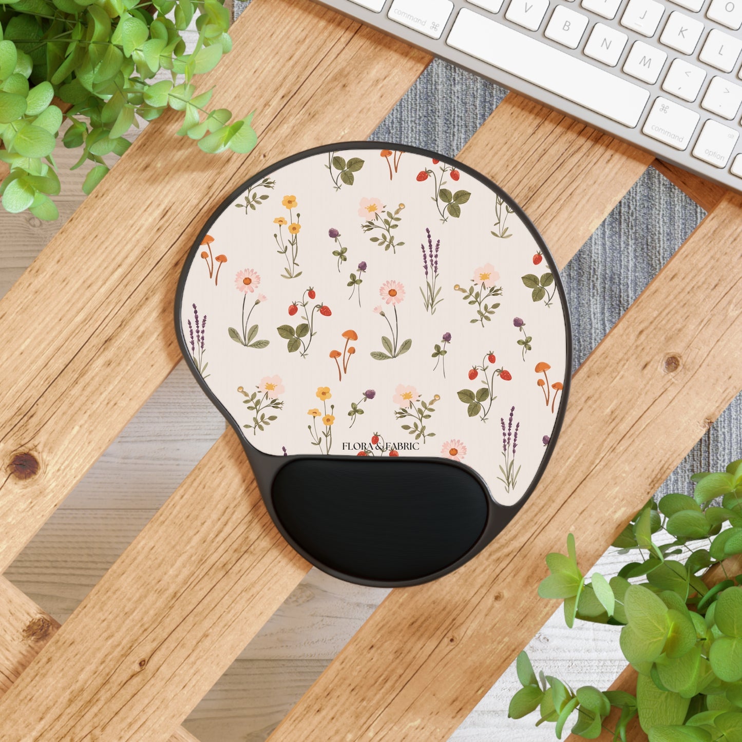 Floral Ergonomic Mouse Pad with Wrist Rest – Elegant Desk Accessory