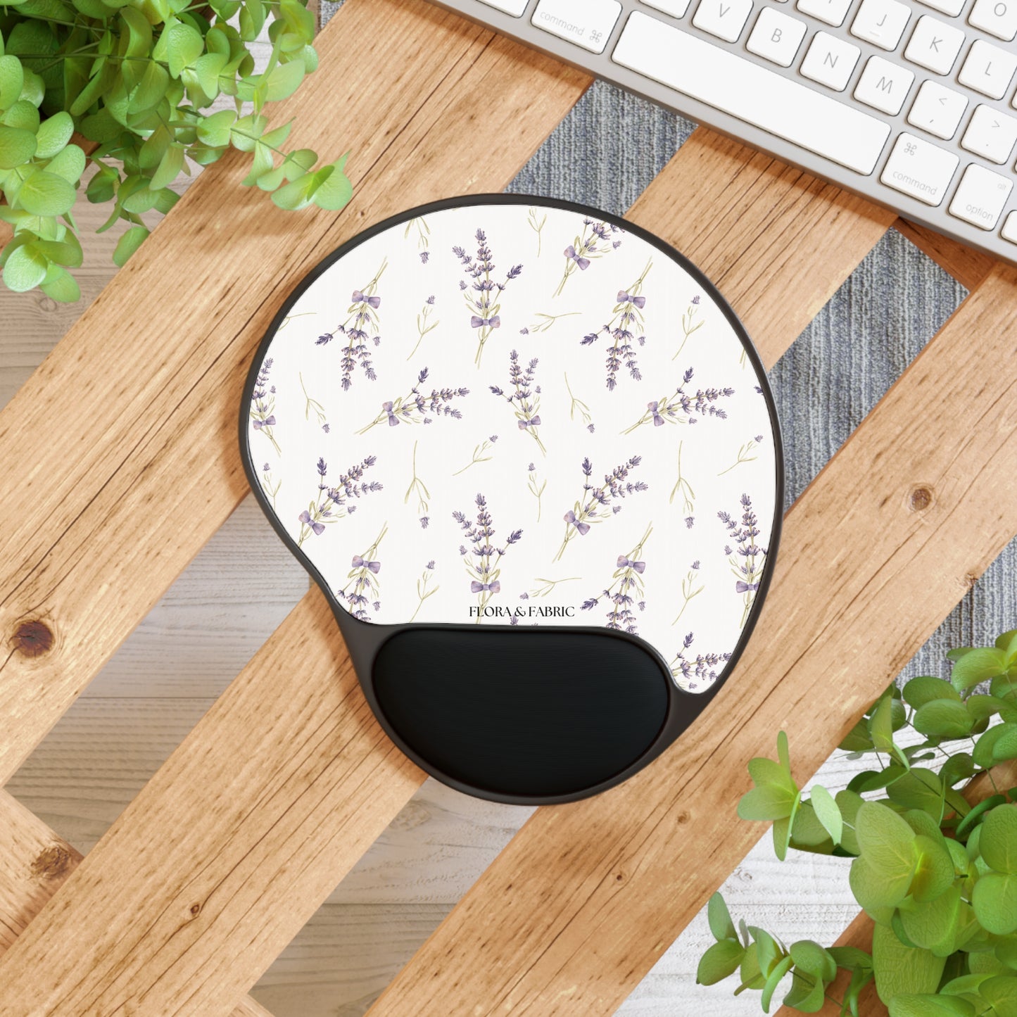 Lavender Mouse Pad with Wrist Rest – Elegant Office Accessory for Comfort and Style